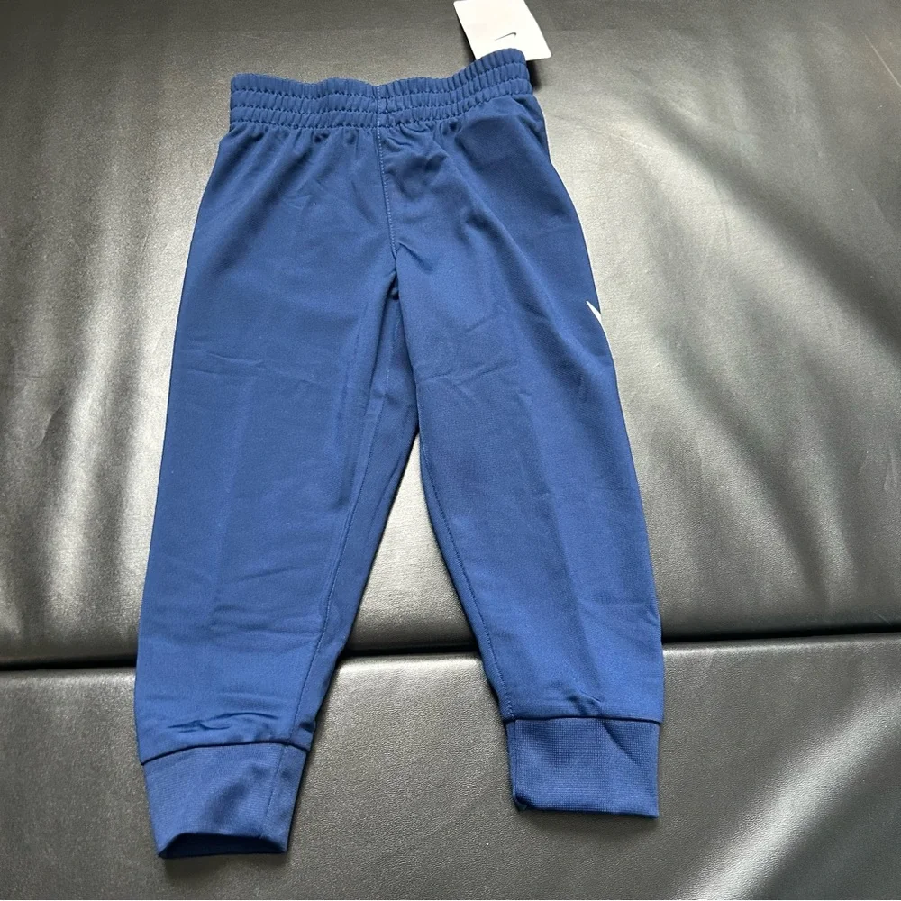 NWT Nike Hoodie & Jogger Set Boys Size 3T